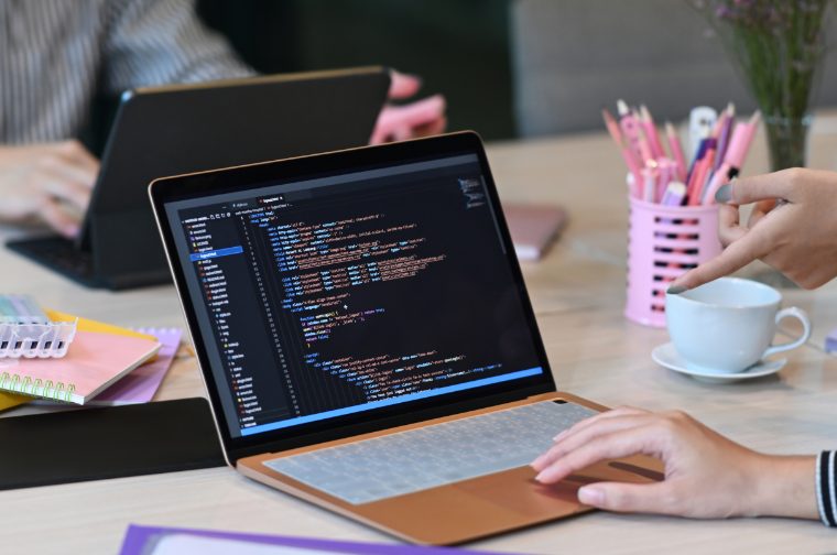 Pros and cons of node.js web app development